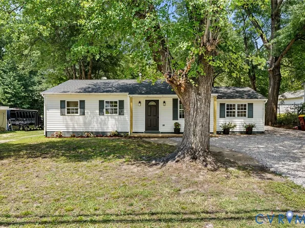 205 Holly Hill Dr, Petersburg, VA 23805
