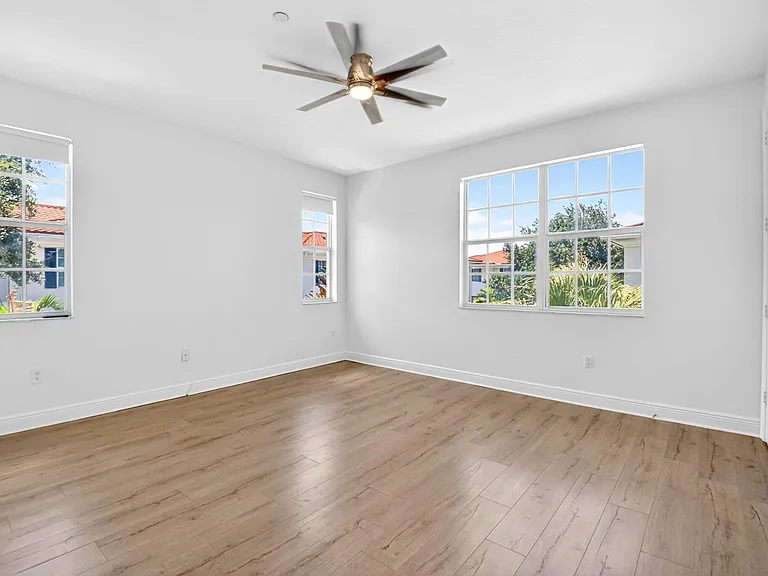 2502 N Dixie Hwy #32 — Photo 34