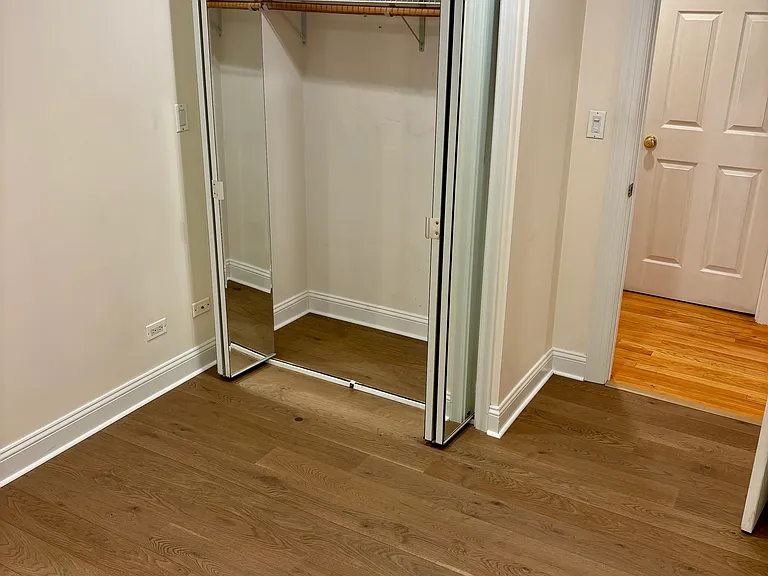 6658 W Devon Ave #1E — Photo 5