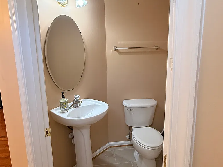 10404 Damascus Park Ln — Photo 24