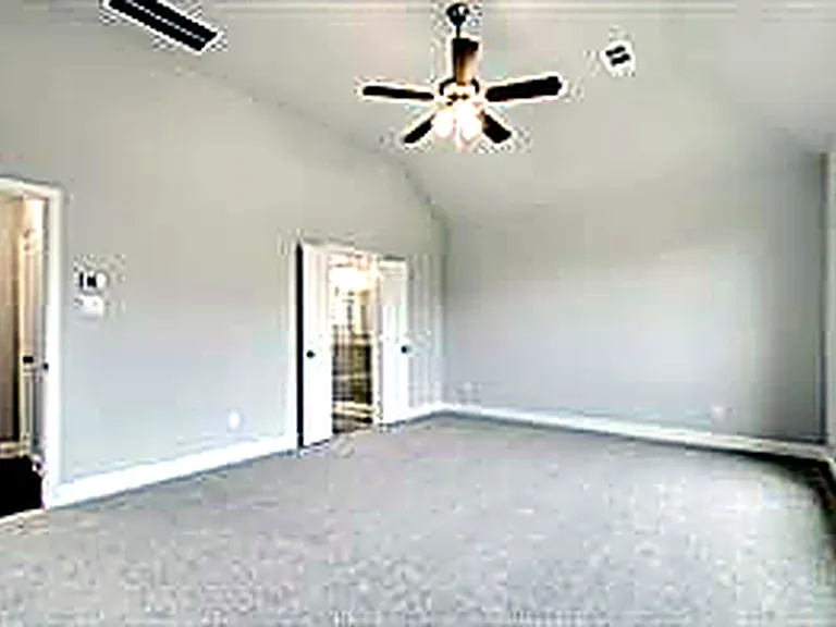 2212 Long Park Ave — Photo 13