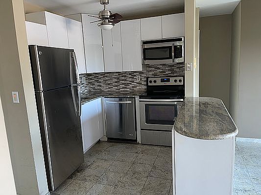 4th image of 25-40 Shore Blvd #6F