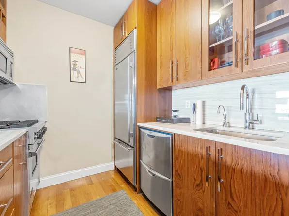 88 Greenwich Street image 9 of 15