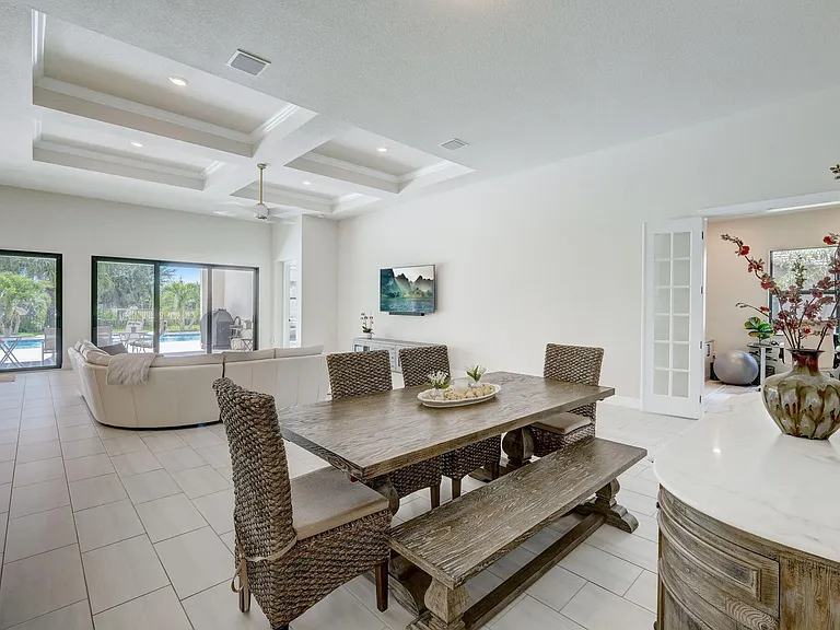 9234 Balsamo Dr — Photo 16