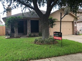 8907 Aspen Meadow Dr, Houston, TX 77071