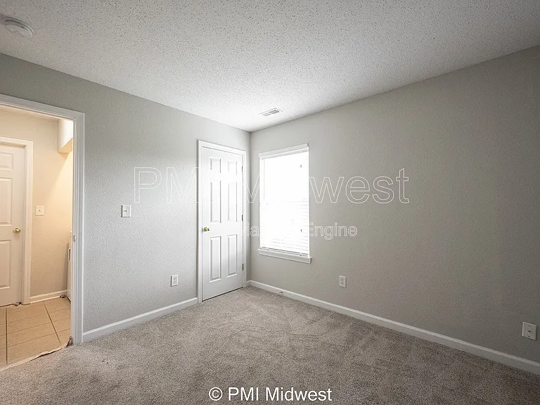 19496 Prairie Crossing Dr — Photo 17