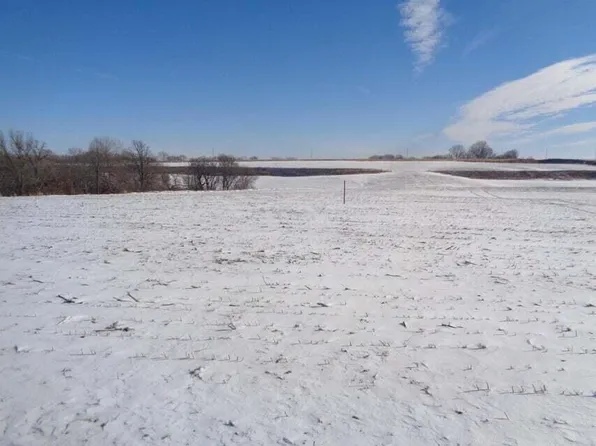 2116 Ivanhoe Ln, Missouri Valley, IA 51555