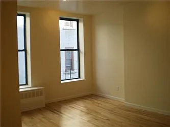 Rented by R New York