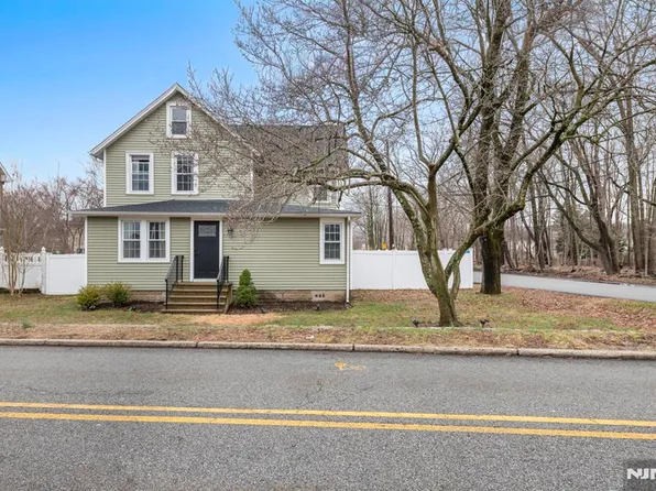 113 Meadowbrook Ave, Wanaque, NJ 07465