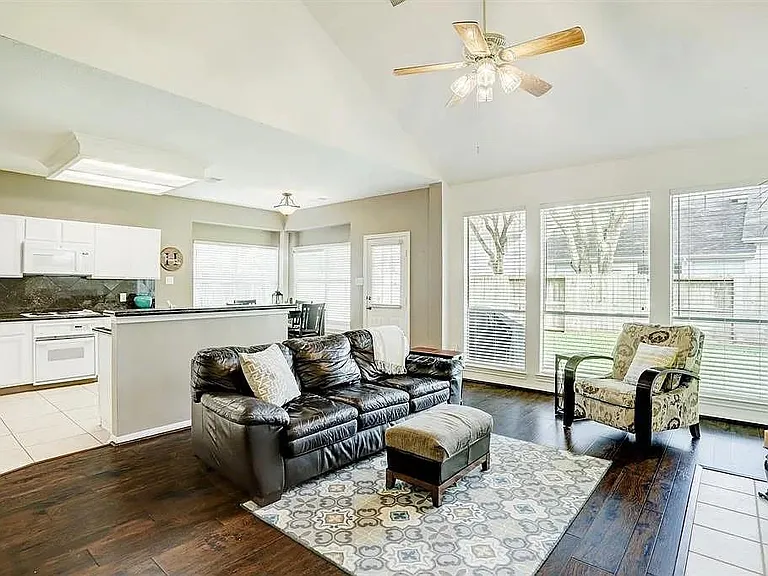 635 Presley Way — Photo 17