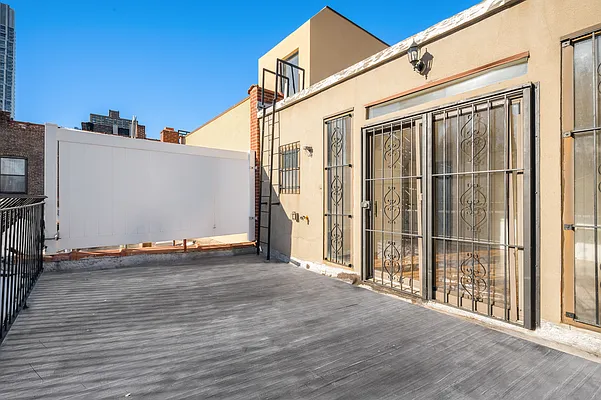 Rented by Compass | media 22