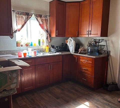 5th image of 1841 Carol Ave