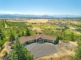 255 Del Isle Way, Eagle Point, OR 97524