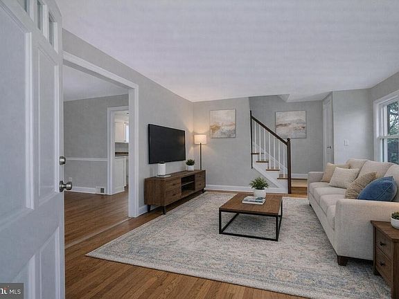 2nd image of 5839 33rd Ave