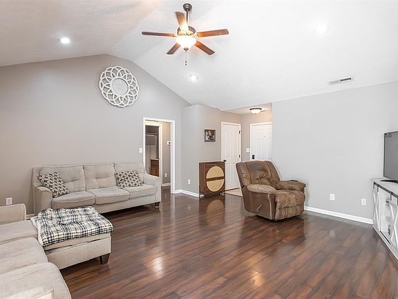 5th image of 118 Pirates Cove Ct