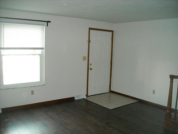 4th image of 507 Melissa Ct