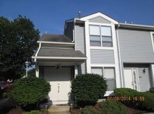 330 Woodlake Manor Dr, Lakewood, NJ