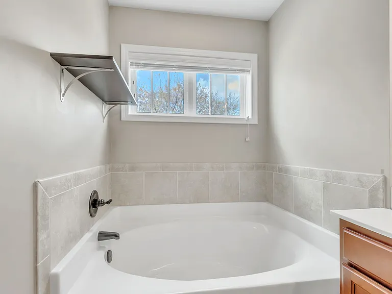 127 Ganton Dr — Photo 23