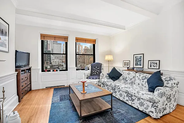 Rented by Compass | media 14