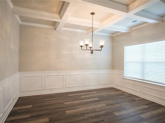 3rd image of 2063 Sequoia Dr