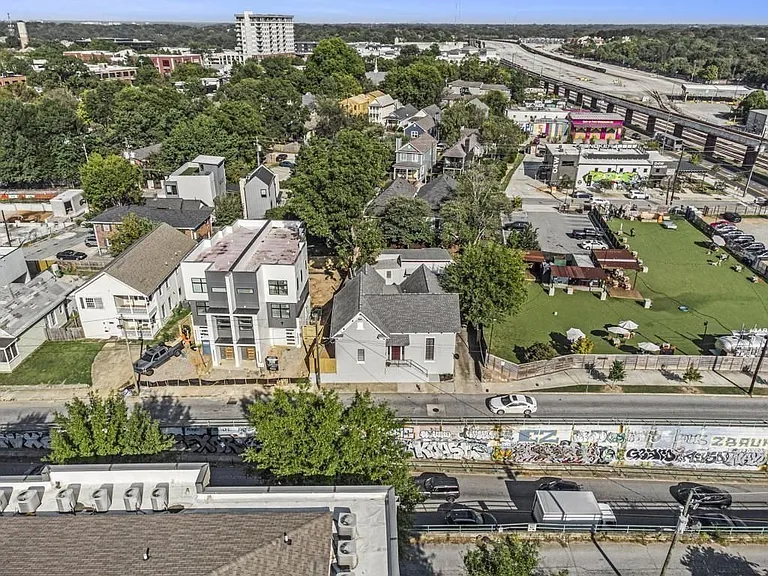 74 Boulevard Dr SE — Photo 10