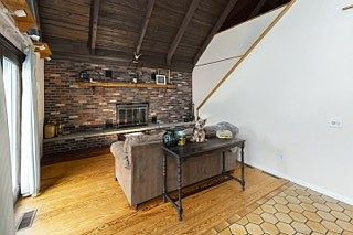 5th image of 436 Lougheed Rd