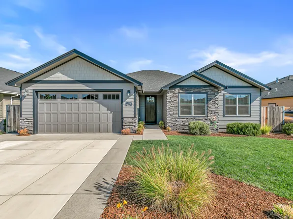 3275 Fallen Oak Dr, Medford, OR 97504