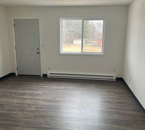 3rd image of 432 Martin Rd APT A