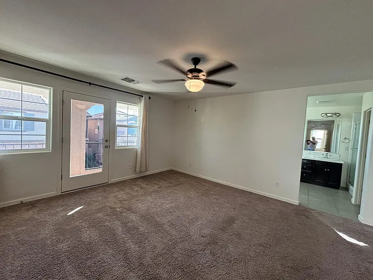 827 Fir St W — Photo 38