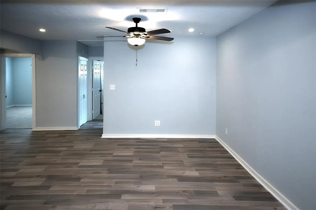 3 bed, 2.0 bath, 1322 sqft, $1,750 — Photo 4