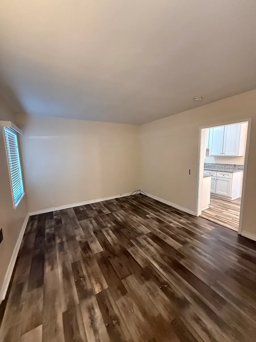 Building Photo - 2200 W Olive Ave #111