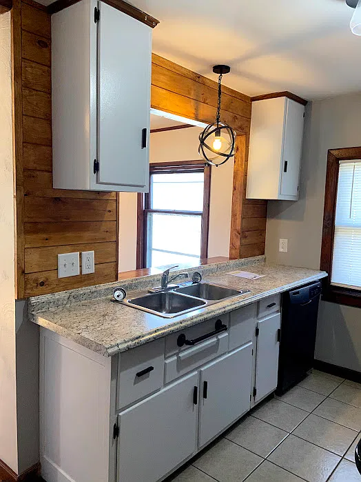 913 Village St — Photo 3