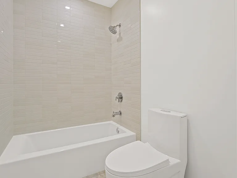 4423 3rd Ave #4425 — Photo 8