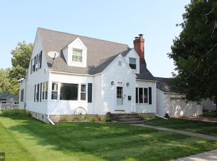 690 W 7th St, Garner, IA 50438