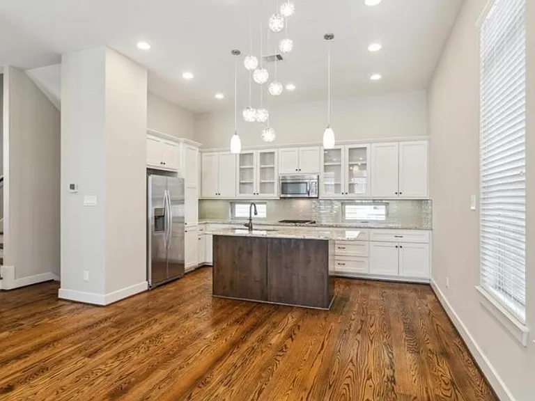 2441 Charleston St #B — Photo 13