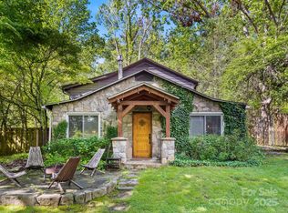 24 Iroquois St, Black Mountain, NC 28711