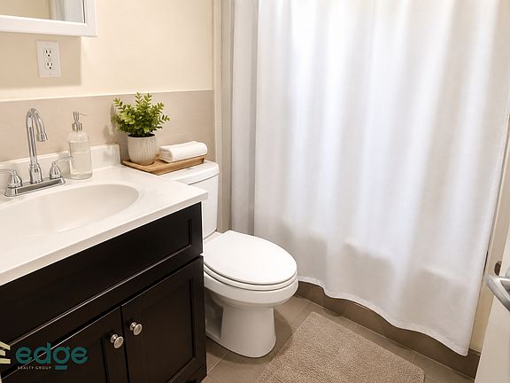 5th image of 188 S 3rd St APT 24
