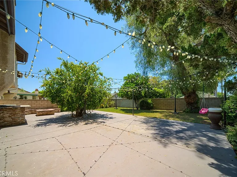 20454 Elkwood St — Photo 46