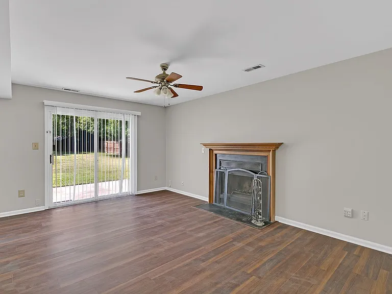 219 Springdale Way — Photo 15