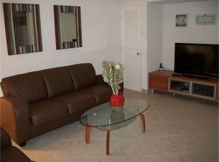 237 38th St APT 3, Miami Beach, FL 33140
