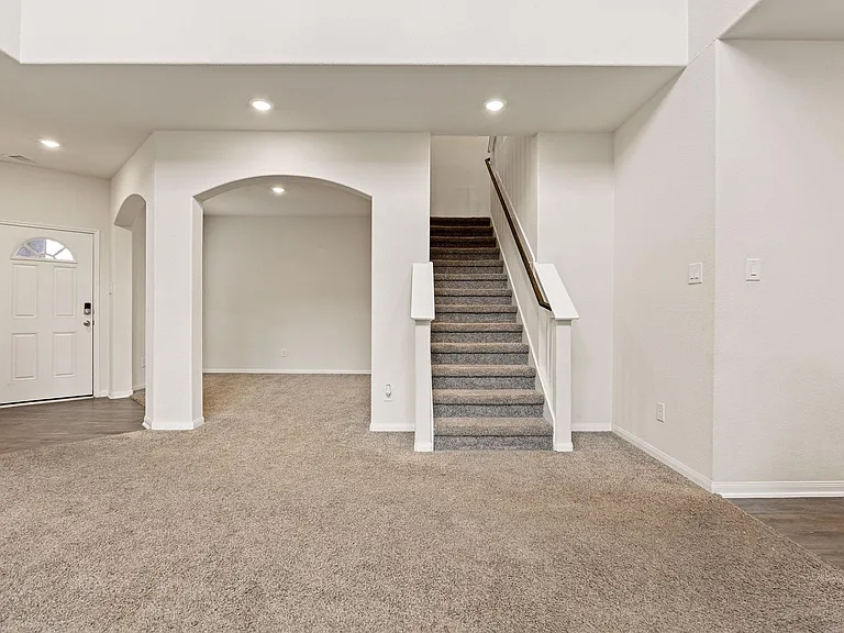 15837 Roberto Clemente Ct — Photo 29
