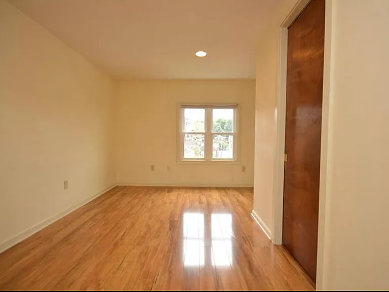 804 Lilac St — Photo 7