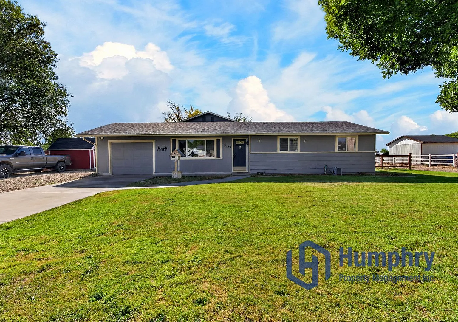 Beautiful home in Kuna on 1 acre — Photo 1