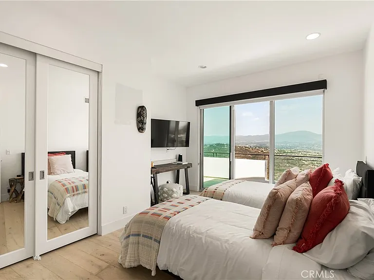 3230 Tyrol Dr — Photo 12
