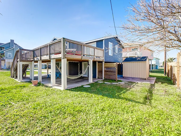 4211 Surf Dr — Photo 8