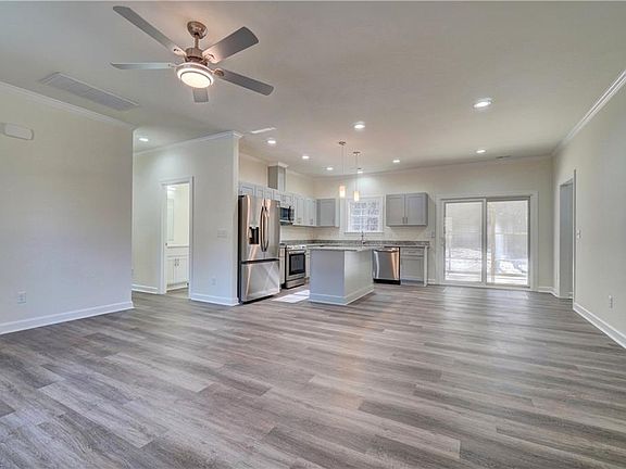 4th image of 22570 New Market Rd