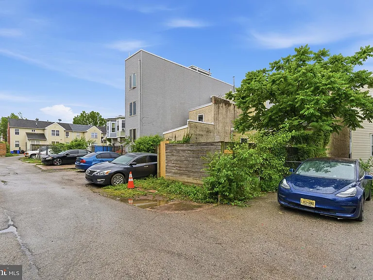 1817 N Gratz St — Photo 19