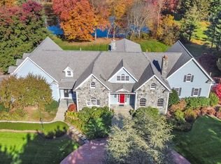 21-21 Farm St #A, Dover, MA 02030