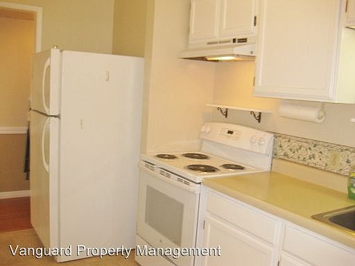 4th image of 453 Holly Park Cir