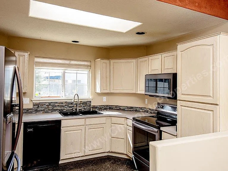 7401 Palomas Park Ave NE — Photo 5
